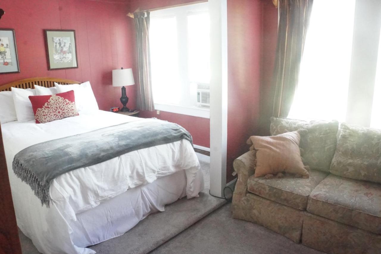 The Frogtown Inn Canadensis エクステリア 写真