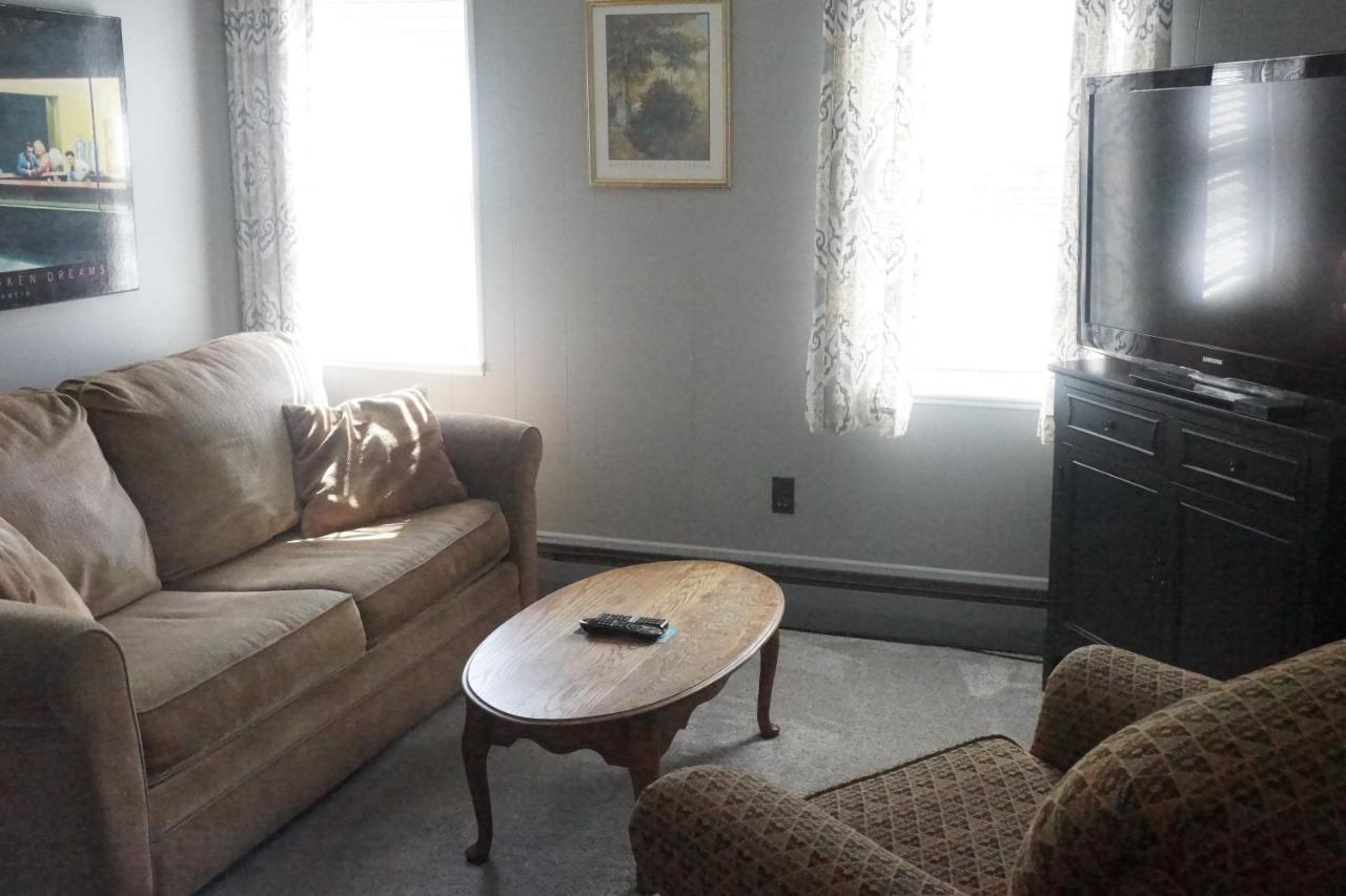 The Frogtown Inn Canadensis エクステリア 写真