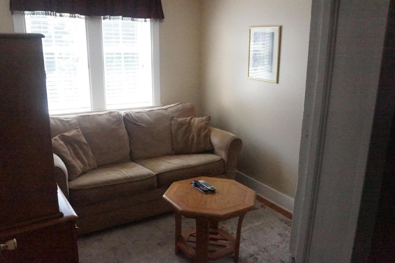 The Frogtown Inn Canadensis エクステリア 写真