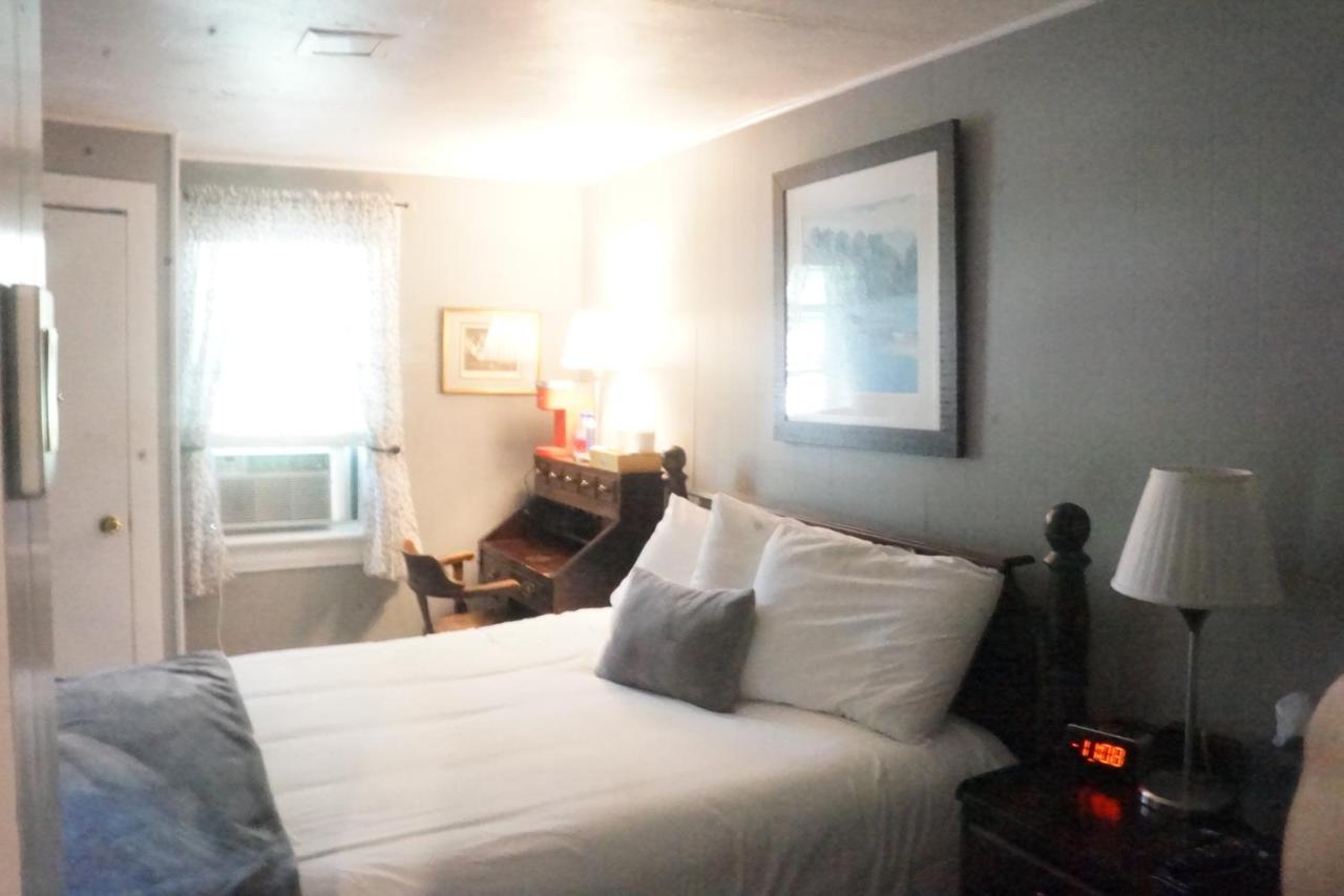The Frogtown Inn Canadensis エクステリア 写真