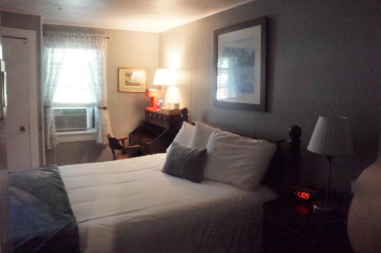 The Frogtown Inn Canadensis エクステリア 写真