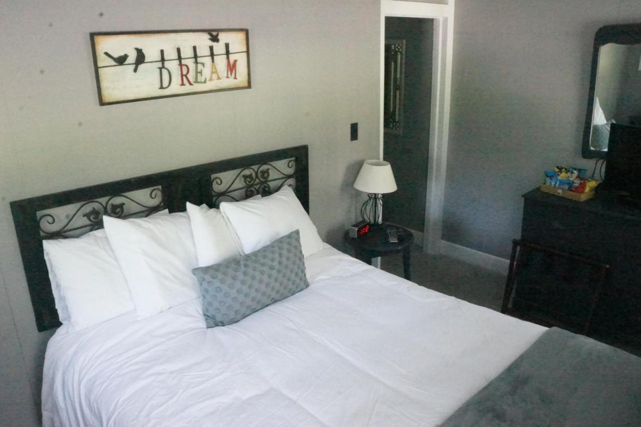 The Frogtown Inn Canadensis エクステリア 写真