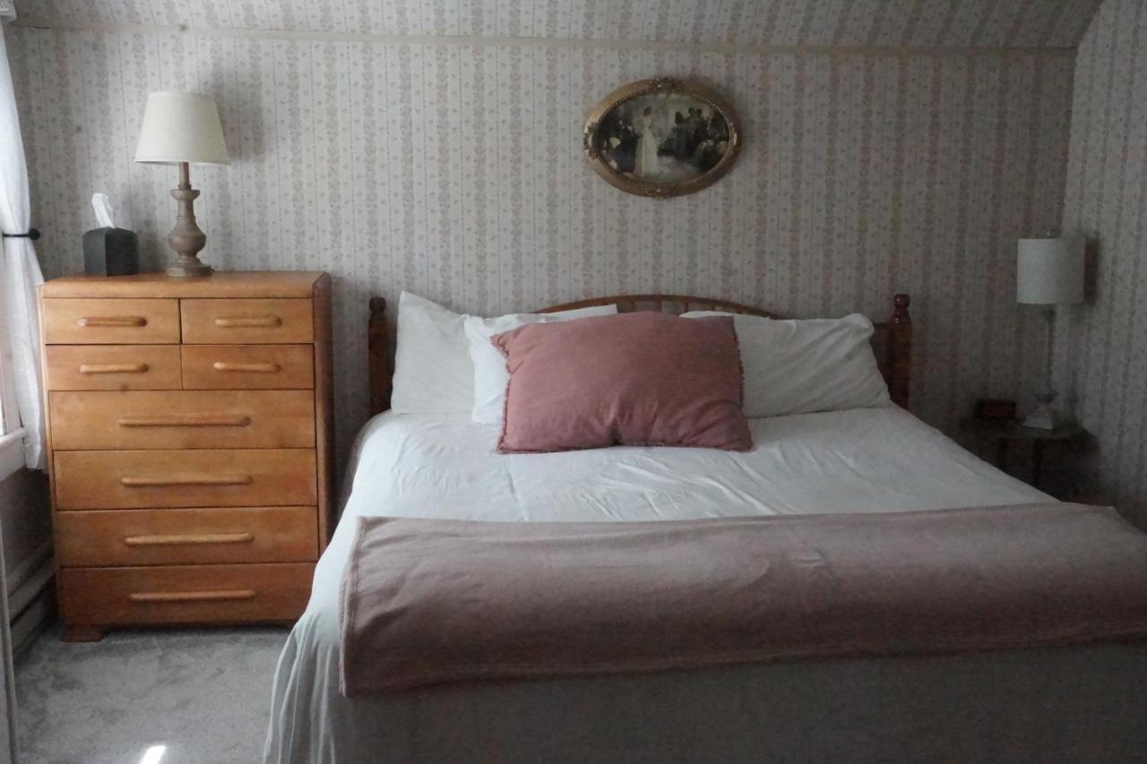 The Frogtown Inn Canadensis エクステリア 写真