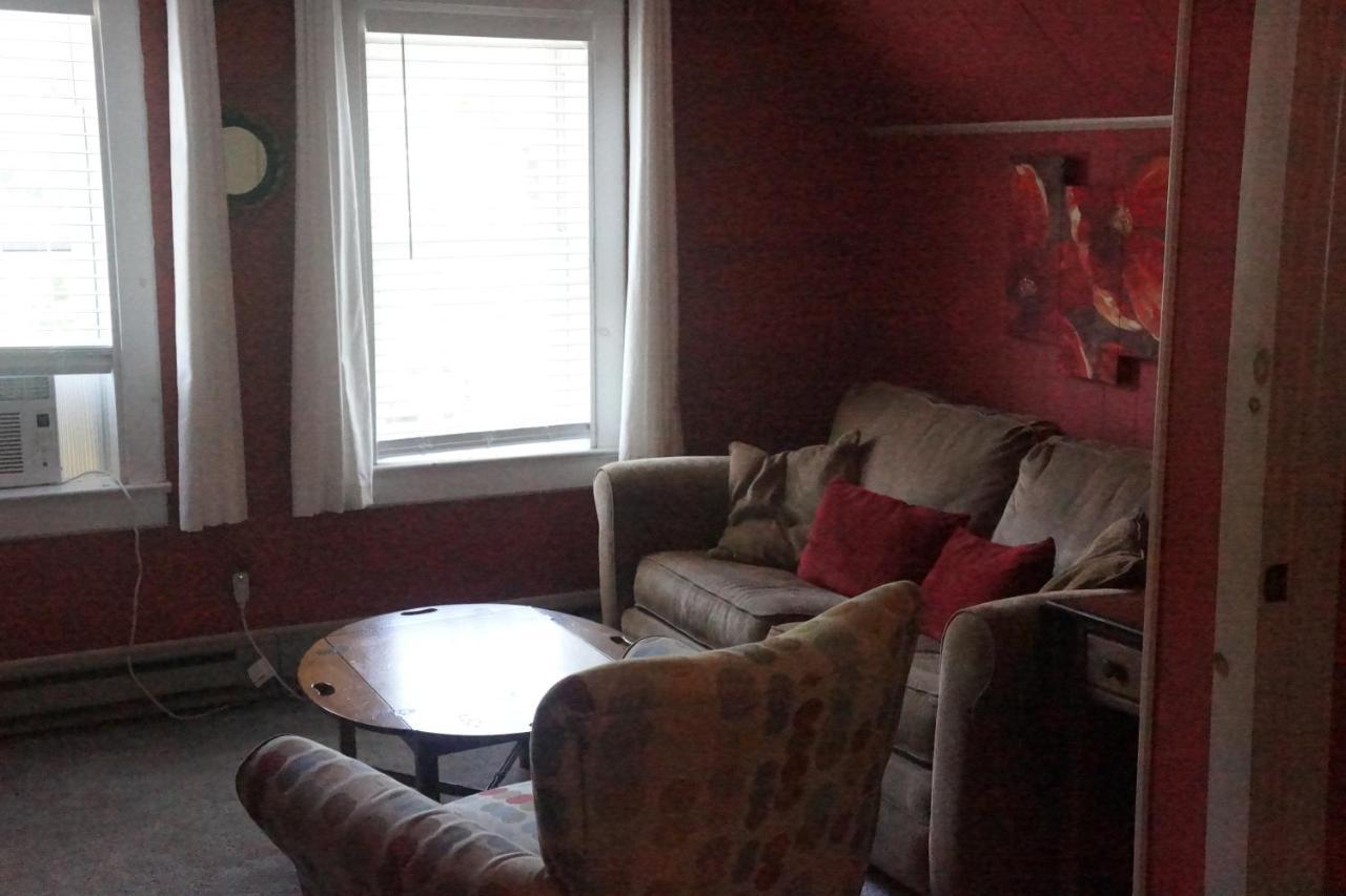 The Frogtown Inn Canadensis エクステリア 写真