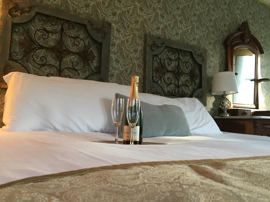 The Frogtown Inn Canadensis エクステリア 写真