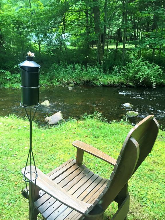 The Frogtown Inn Canadensis エクステリア 写真