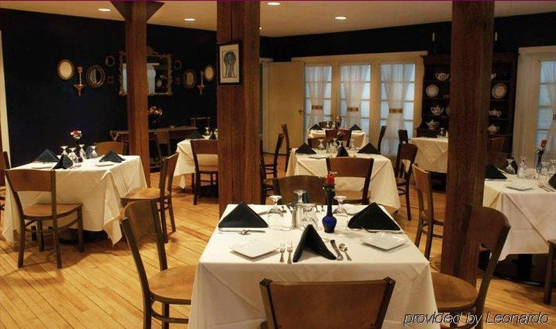 The Frogtown Inn Canadensis レストラン 写真